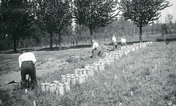 Begravelse af tyske flygtninges urner på Vestre kirkegård, 1945