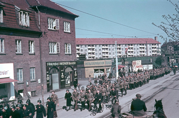 Frihedskæmpernes parade på Enghavevej, maj 1945