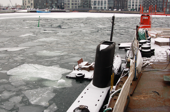 Mini-ubåden Nautilus ved Illutrons båd